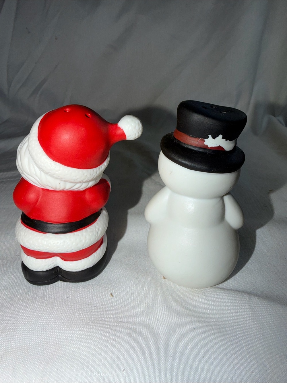 Vintage 1985 Enesco Christmas Santa & Snowman Salt & Pepper Shakers Set - Picture 4 of 8